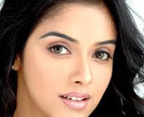 Asin honoured by Kerala government